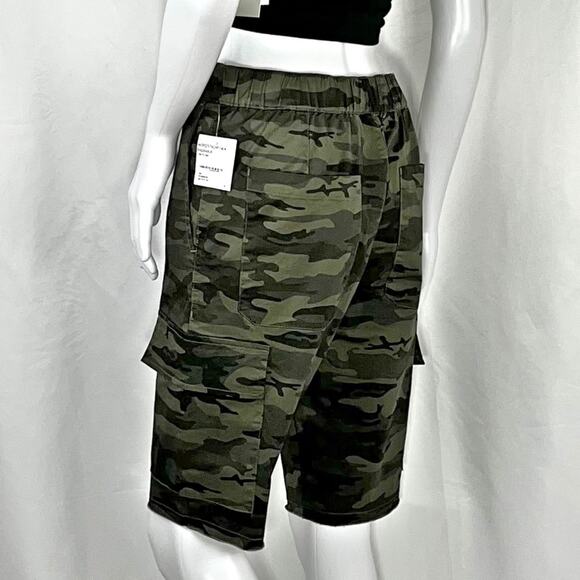 Sanctuary Mother Nat Green Camouflage Cargo Shorts SzM NWT Zip &Button 6 Pockets - Picture 6 of 10